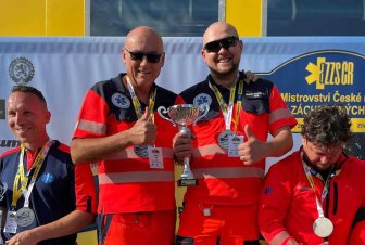 Druhý ročník Mistrovství řidičů záchranných služeb vyhrál tým ze ZZS Olomouckého kraje