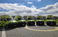 Zbarvení sanitek se má opět měnit, současná pravidla platí teprve od dubna