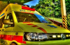 Místo sanitky poslala k pacientovi rovnou koronera. Soud dispečerku zprostil obžaloby