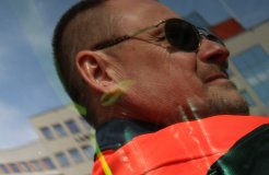 Všem zaměstnancům ZZS vzrostou platy. NLZP se tarif zvýší o 5 %, lékařům o 2 % a THP o 9 %