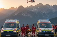 Rychlejší pomoc u hranic: Pacienty brzy odveze i slovenská záchranka. Poslanci promluvili o ostudě