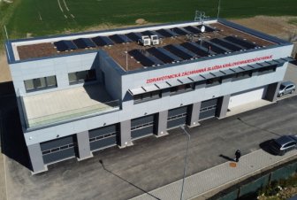 V Robousích na Jičínsku kraj dokončil stavbu nové výjezdové základny zdravotnických záchranářů